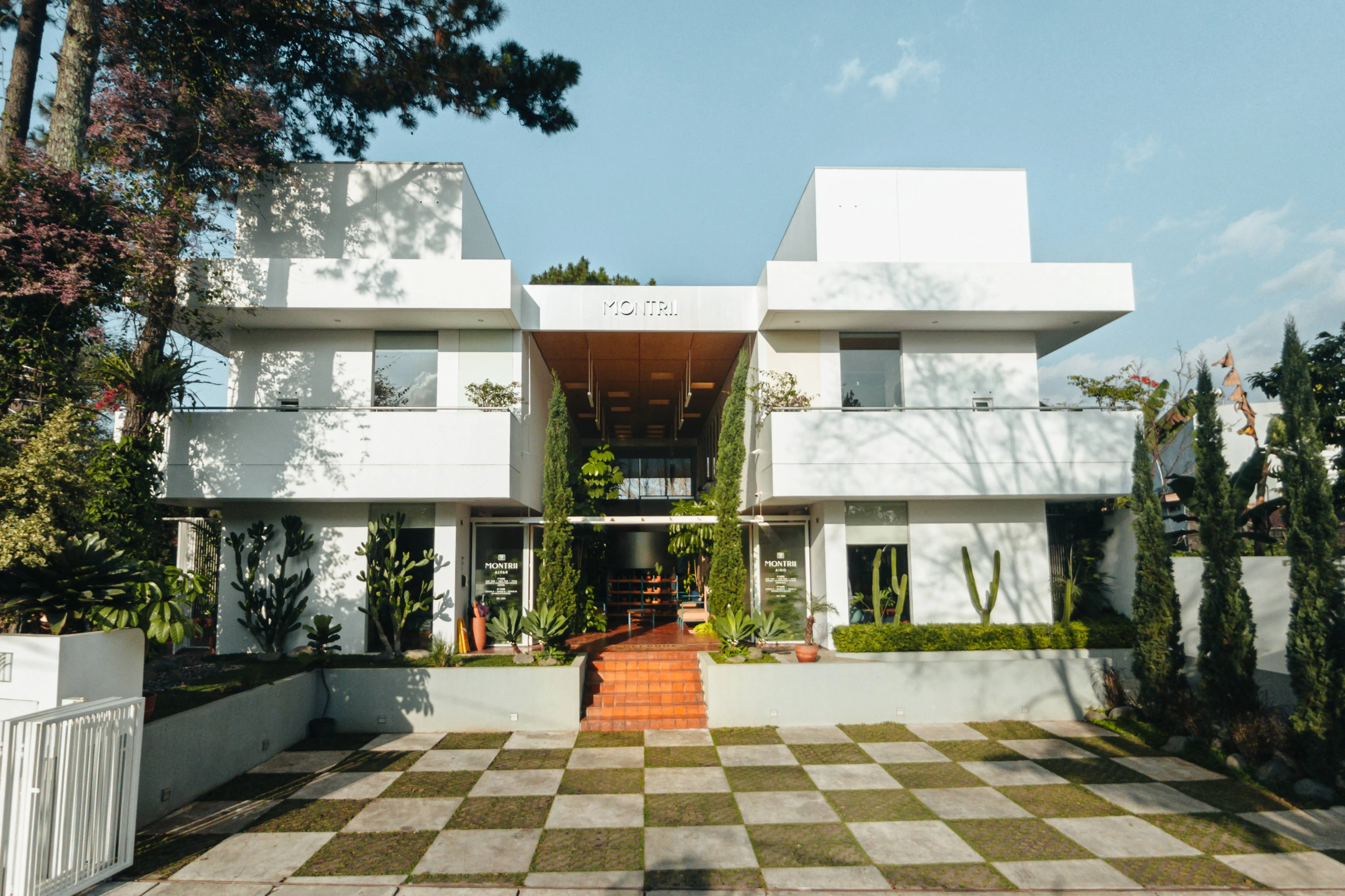 Montrii House